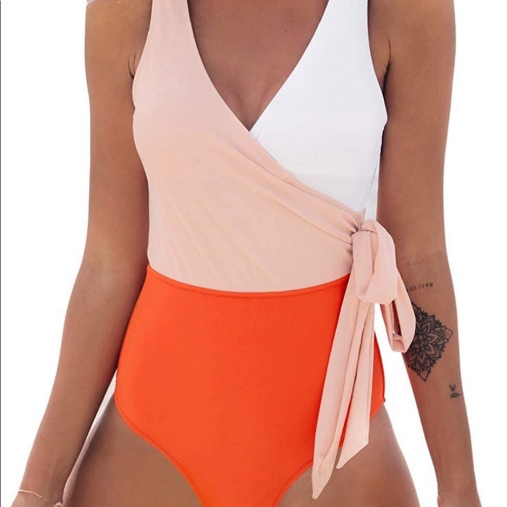 CUPSHE Women's One Piece Swimsuit Wrap Color Block Tie Side Bathing Suit